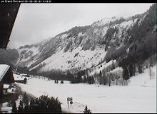 Webcam Lormay (1200 m) - La Pointe Percée et le fond de la vallée du Bouchet  le 03-02-2016 à 13:00