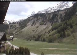 Webcam Le Grand-Bornand Lormay (1200 m) - La Pointe Percée et le fond de la vallée du Bouchet